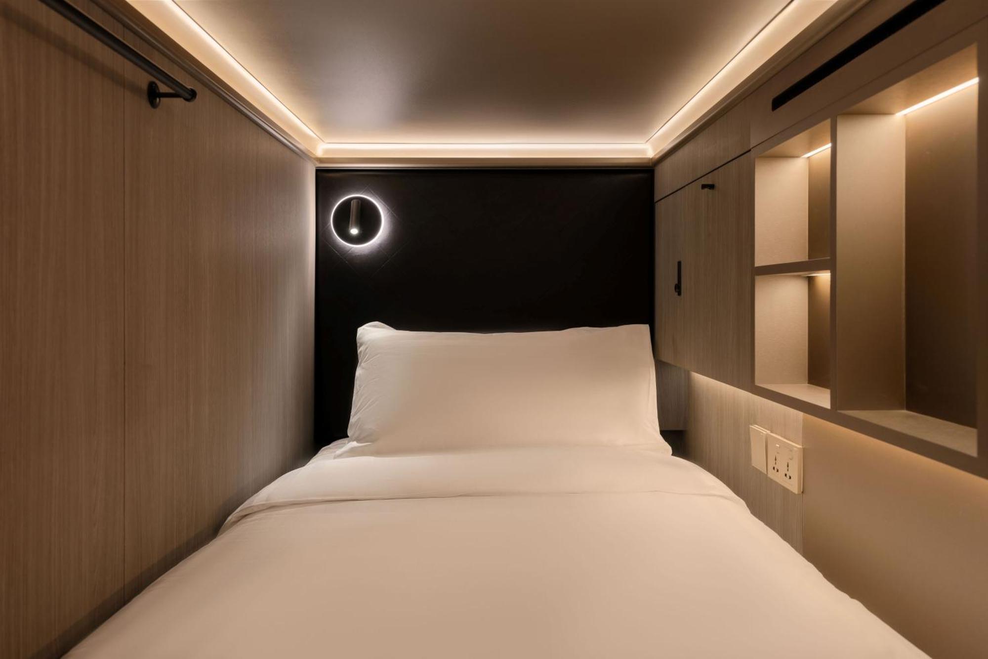 Cube Social Boutique Capsule Hotel At Boat Quay Singapore Rom bilde